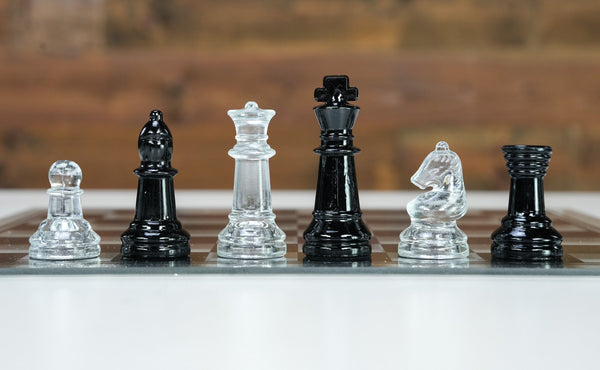 http://www.chesshouse.com/cdn/shop/products/13-75-glass-chess-set-30232891228247_grande.jpg?v=1681255316