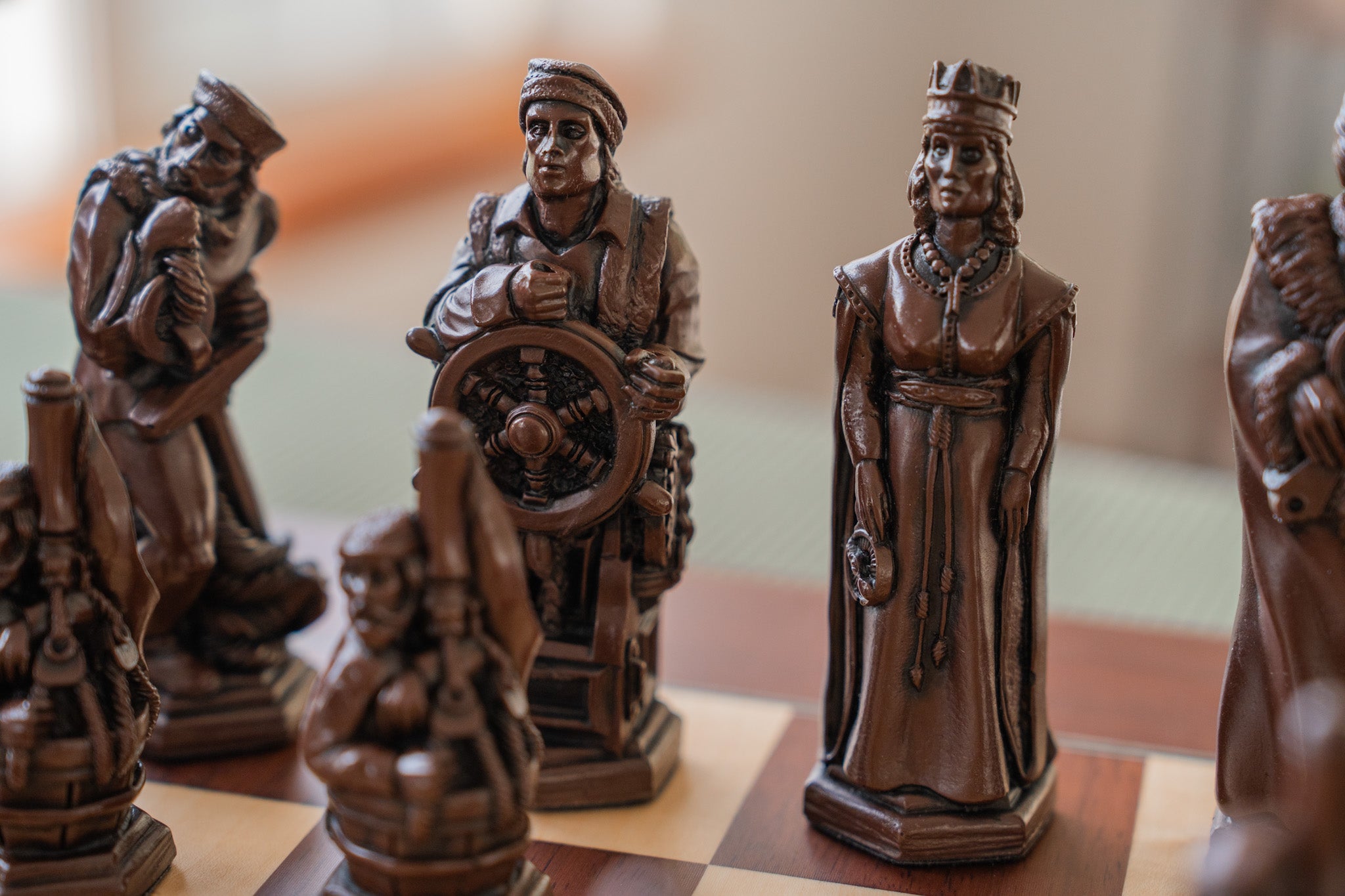 Christopher Columbus Themed Pieces on Palisander Board - Chess Set - Chess-House