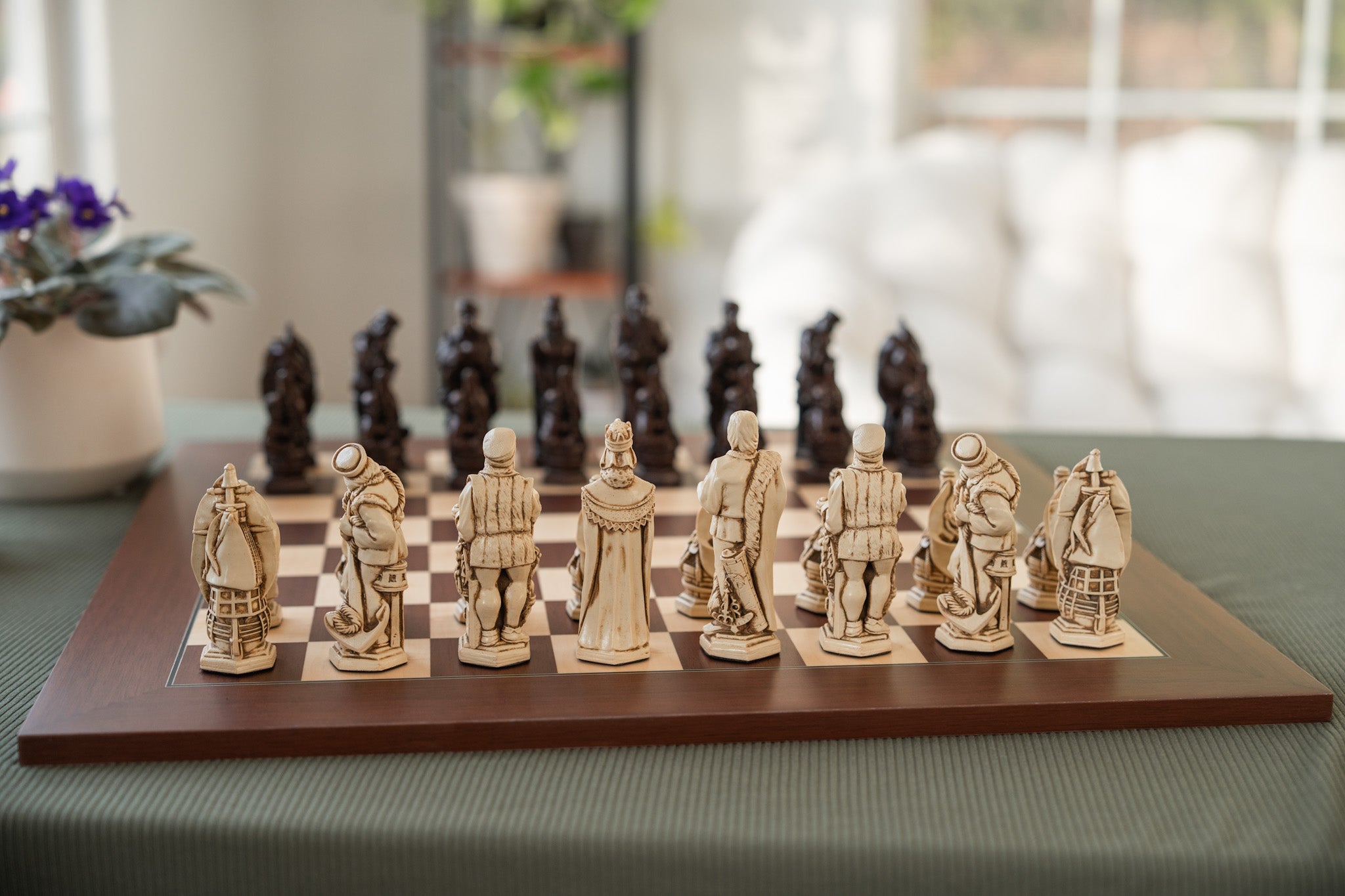 Christopher Columbus Themed Pieces on Palisander Board - Chess Set - Chess-House