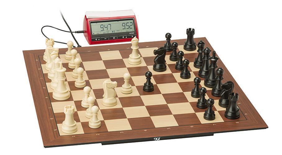Lindo tabuleiro de xadrez  Chess board, Chess set, Chess set unique